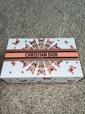 Christian Dior Butterfly Box - White & Coral Mother’s Day 2026